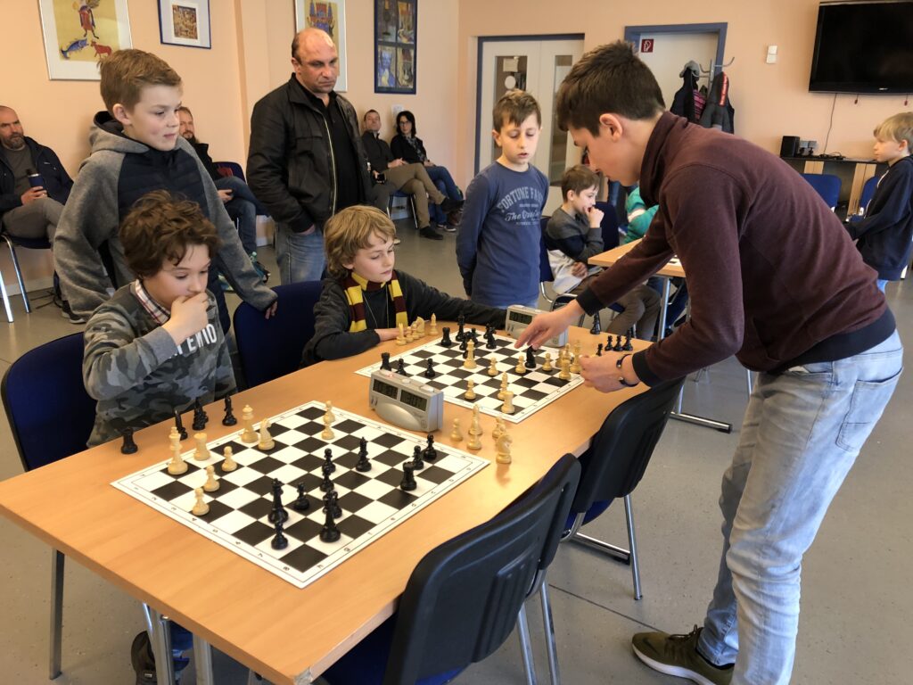 Schachclub 2019 03 31 13.52.57